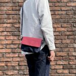 倉敷帆布と本藍岡山産デニムのバイカラーミニショルダーバッグ-ボルドー