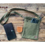 バックサテンのサコッシュ・スマホショルダー