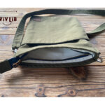 バックサテンのサコッシュ・スマホショルダー