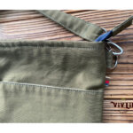 バックサテンのサコッシュ・スマホショルダー