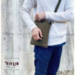 バックサテンのサコッシュ・スマホショルダー