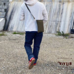 バックサテンのサコッシュ・スマホショルダー